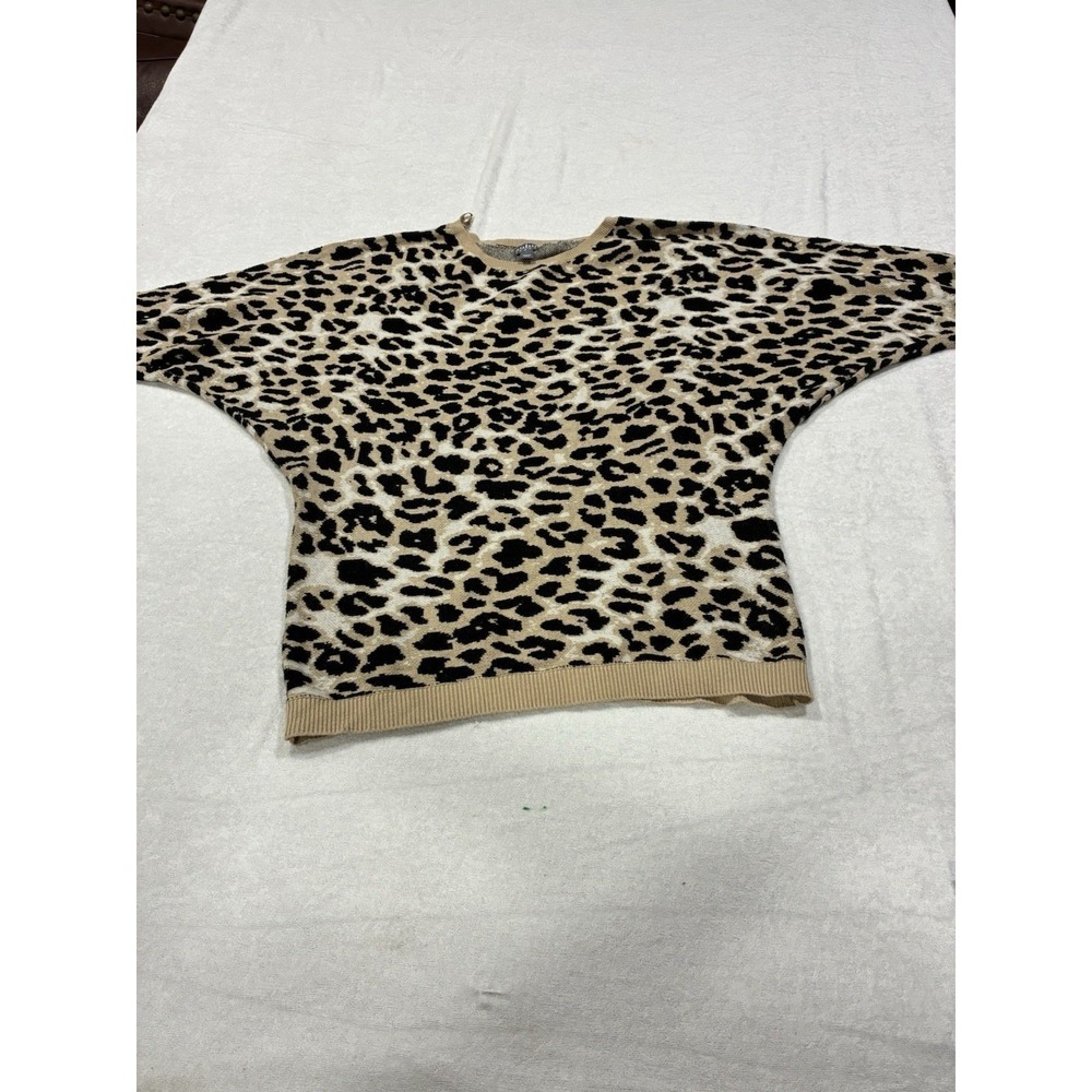 SOHO  New York Co. women  Small size Leopard print pullover sweater. SKU61